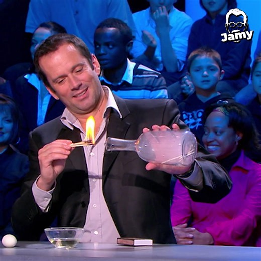 Comment peut-on faire entrer un œuf dans une carafe sans le casser, alors que son goulot est plus étroit ? 🥚🍾 Réponse ici 👇 | Epicurieux