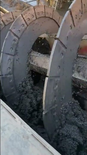 How a Spiral Sand Washing Machine Works | Up-Close Look at the Sand Cleaning Process!