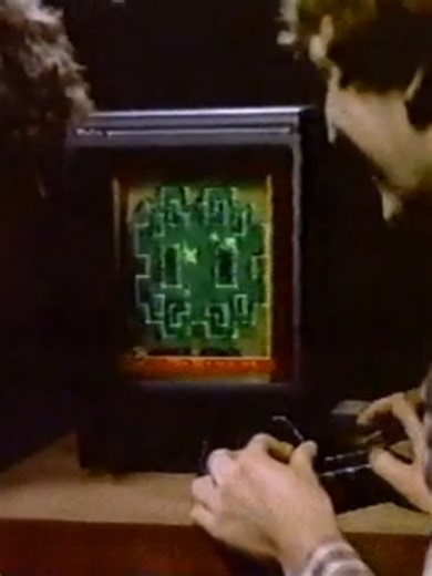 Presenting the revolutionary Vectrex Arcade System. No TV required. Now in Mini form! Get your hands on the new Mini here: https://www.kickstarter.com/projects/1852390947/vectrex-mini from @vectrex.official - link in the description to back the Kickstarter #vectrex #retrogaming #vectrexmini