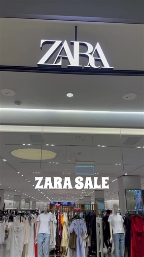 Didn’t buy anything this year but fun to try on. ✨🙌🏻 #zara