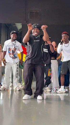 Ghana vs Nigeria Dance Battle Challenge in Spain