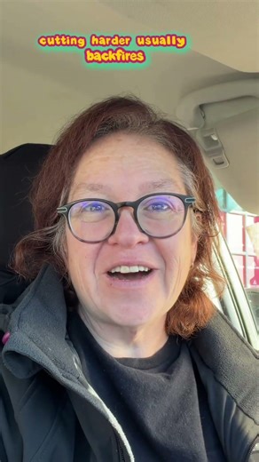 Stop panicking when the scale stops moving. 🛑 #weightlossplateau #fitnessmindset #mindsetshift