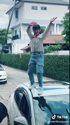 Creative Expression on a Car Roof