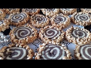 حلويات العيد بسكويت حلزوني بالشكلاته Chocolate Pinwheel Cookies