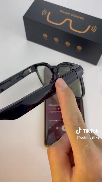 AI Smart Glasses: Camera, Color Change & More!
