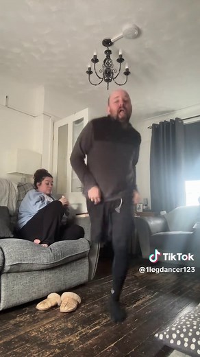 1legdancer (@1legdancer123)’s video of hop on one leg