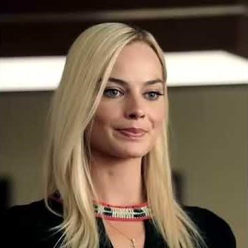 Margot Robbie Bombshell