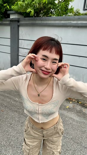 hot girls have chest pimples