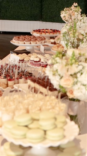 TARIFFS?! In my wedding planning?! 😳 You already expect to think about dresses, vows, RSVPs but import fees and international tariffs?! That one no one warned us about. Couples across the country (even courthouse cuties!) are seeing prices go up on everything from florals 💐 to linen napkins, charger plates, and even chairs. Why? Because so much of your wedding day magic gowns, invites, decor, even wine is imported from overseas 🌍. 👀 So here’s what I’m telling all my couples right now: 📌 Loc