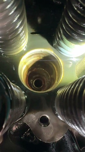 Cummins injector cup leak #automobile #heavyequipment #mechanic #truckingjobs #trucker #canada