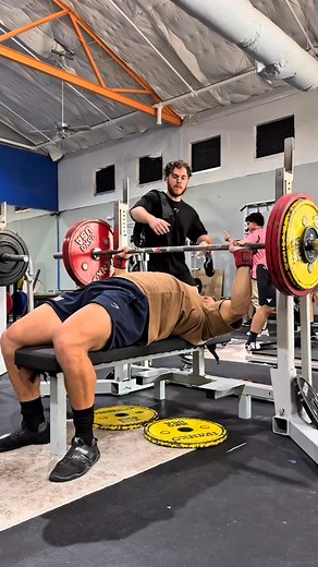 What’s the best frequency for squat, bench, and deadlift What’s your current frequency #powerlifting #explorepage #gymmotivation #fyp #powerliftingcoach #coach #powerliftingtips #squattips #b#35 | Barbell brunette