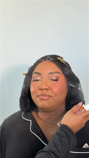 Tia Codrington on Instagram: "Just another day in the bridal world 😅💄✨ I intentionally left real moments, real emotions and real moving parts in this vlog. What you don’t always see is the energy it takes to walk into a room, read it, adjust to it, and create calm in the middle of it. My priority is always the same: my bride her peace, her confidence, and making sure she feels like the absolute best version of herself. I don’t think people understand the true weight and skill it truly takes. G