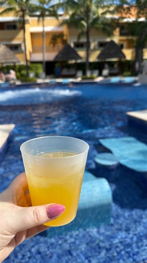 Erin ☁️ on Instagram: "Mexico family beach vacation loaded! ☀️🌊👙⛱️ #PlusSizeBeach plus size beach vacation #CurvyVacation curvy beach outfits #PlusSizeSwim plus size swimwear #BodyConfidentStyle body confident beach style #PlusSizeTravel plus size vacation outfits"