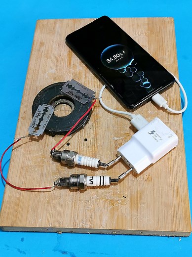 Creative DIY Smartphone Experiments and Simple Inventions