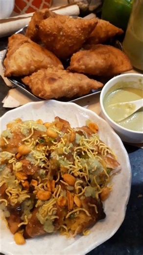 Make Your Samosa This Way… It Tastes 10x Better🤯 | Samosa Chaat #food #shorts #recipe