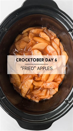 Crocktober Day 6: Slow Cooker Fried Apples 🍏🍎 Comment RECIPE PLEASE & I'll send you the link for later. 6 medium honey crisp apples sliced into approx. ¼" pieces; approx. 3 lbs ½ cup brown sugar 1 tsp cinnamon ½ tsp vanilla extract 2 Tbsp cornstarch ¼ cup butter cubed #crocktober #easyrecipe #slowcookerrecipe #crockpotrecipes #applerecipes | Persnickety Plates