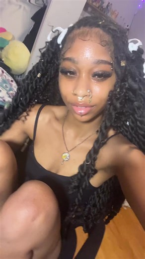 Stylish Loc Hairstyles to Try Now