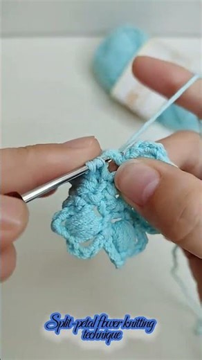 Split petal flower knitting technique