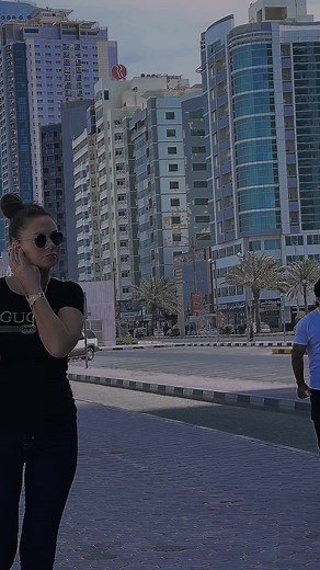 Urban Walk: Fashion and Conversation in Slow Motion