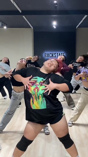 "Baby, can't you see" 💅 I'll be teaching BASIC FEMME tonight 9pm at B...