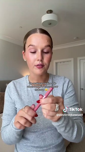 Minimalist Makeup Routine for Effortless Beauty