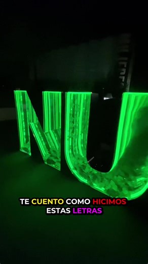 Creación de Letras con Efecto de Espejo Infinito