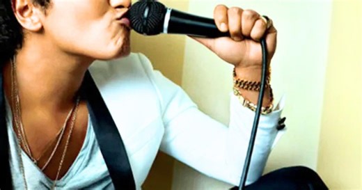 Popular Singer Earns First-Ever Korean Music Show Win 14 Years After Debut