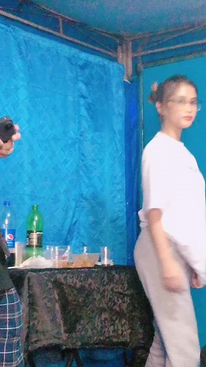 Fun and Dynamic Hand Gesture Dance Routine