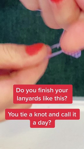 how to finish a lanyard the right way! #lanyard #lanyardtok #rexlace #pepperell #artsandcrafts #beginnercrafts #boondoggle #scoubidou