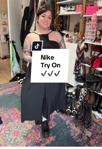 Nike Try-On: Styling Tips for Petite Mid-Size Fashion