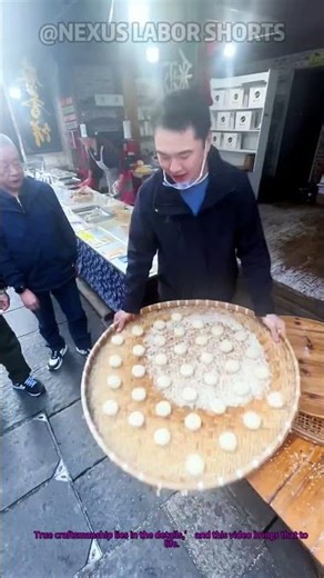 Chinese Street Food Master’s Amazing Tray Shaking