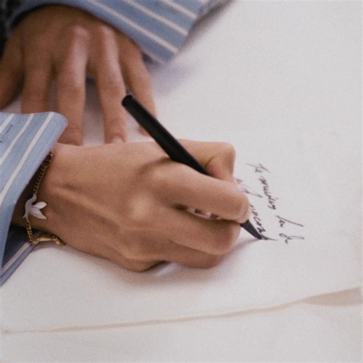 From Paris, with Dior: Discover the Valentine's Day Collection | Dior