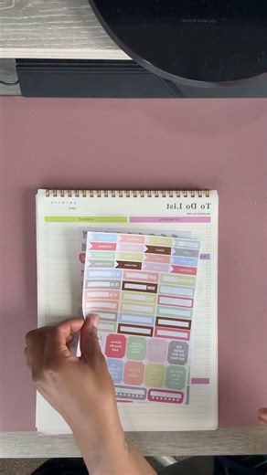 Stay Organized & Productive with this planner!