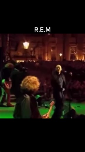 your daily dose of concert clips from @concertclipseveryday 🎤