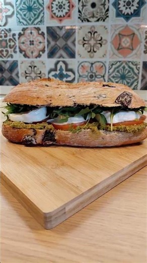 2-Minutes Italian Sandwich you'll make everyday | Caprese Panino 🥪#easyrecipe #italianfood #explore