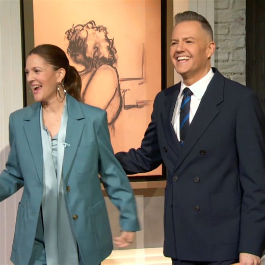 We’re kicking off a new season this Monday, September 8th - don’t miss it! 🎉🌸 Where to watch: https://bitly.com/wheretowatchdrew | The Drew Barrymore Show