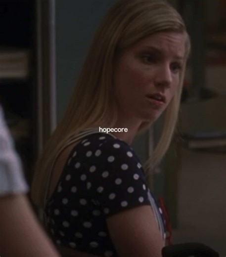 sue and quinn being 90% of these is so funny #glee #fyp #santanalopez #suesylvester #2000s