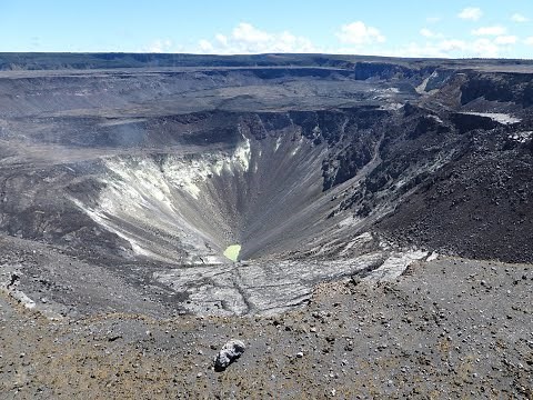 Water appears in Halemaʻumaʻu - Kīlauea Volcano