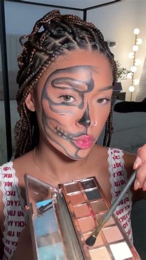 Turtorial on the glam skull face 🫦 #halloweenmakeup #skullmakeup #makeuptutorial #shorts