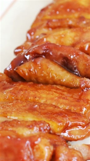 How to Make Teriyaki Chicken at Home #teriyakichicken #terikyaki #chickenrecipe #asianrecipe #asianfood Written Recipe: https://cicili.tv/teriyaki-chicken-recipe/ ‎ Serves 4 Prep time: 10 minutes Cook time: 25 minutes Ingredients 4 pieces chicken thighs, skin-on, boneless 1/8 teaspoon salt 1/8 teaspoon white pepper 3 tablespoons soy sauce 3 tablespoons mirin wine 3 tablespoons sake 3 tablespoons water 2 tablespoons sugar 1/2 teaspoon ginger, minced 1 tablespoon oil | CiCi Li