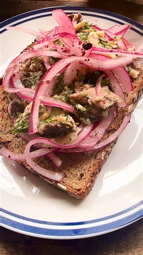 Sardine Toast - perfect for breakfast, lunch or dinner! https://themeddish.com/Sardine-Toast | The Mediterranean Dish
