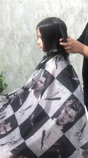Watch this amazing transformation as we give this little star a fresh, stylish look! 🌟 Starting from a professional hair wash and precise sectioning, we finished with a sleek bob cut and a high-volume blowout that she absolutely loved. Process Highlights: Precision Sectioning: Cutting for the perfect length. Styling: Professional blowout for that salon-finish shine. Confidence: Watch her amazing final look and thumbs up! 👍 Visit Us for Your Transformation: Clipper by Imran Mukhtar #ClipperByIm