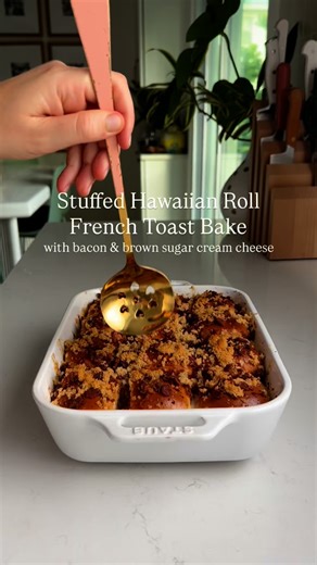 Y’all, this Hawaiian Roll French Toast Bake is stuffed with a dreamy brown sugar cream cheese filling, then crowned with a sweet salty candied bacon crust that’s perfectly FALL coded. It’s cozy enough for a lazy Sunday morning but fancy enough to serve at brunch with the gals. The best part? You can prep it ahead of time OR whip it up after letting it soak for a bit. Basically: stress-free, flavor-FULL, and guaranteed to disappear fast. 🩷 Comment “recipe plz” to get the full recipe sent straigh