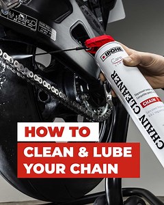 Learn how to clean and lube your chain in a few seconds. With the right products and tools, it will soon hold no more secrets from you. 🧽 🏍 Apprenez à nettoyer et graisser votre chaîne en quelques secondes grâce à notre vidéo. Avec les bons produits et les bons outils, elle n’aura bientôt plus de secret pour vous. 🧽 🏍 | IPONE