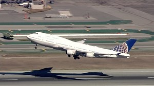 VIDEO: United Airlines says goodbye to iconic Boeing 747