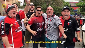 225K views · 7.6K reactions | ⚫️ ¡HOY SE CUMPLE UN AÑO DEL ÉXODO SABALERO A PARAGUAY! Reviví esa histórica movilización de la hinchada de #Colón con un emotivo relato y las voces de los protagonistas  Texto del Relato: Enrique Cruz Locución: Dai Ortiz Producción y locución: Juanchi Molina  Producción y edición: Mellis Borlle  Imágenes: ColonA1TOQUE/ Conmebol Sudamericana/ Ignacio Gattarelli | Sol Play 91.5 | Facebook