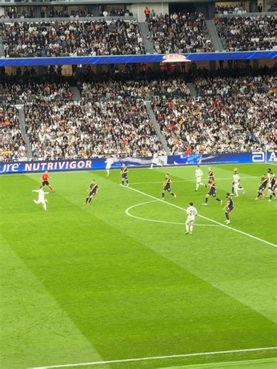 魔笛莫德里奇皇马生涯最后一球，完美的世界波！_腾讯新闻