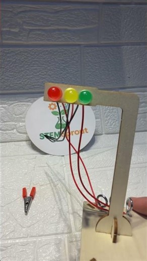 Day 24/30 STEM challenge .POV: Your child controls traffic with code 😎🚦#stemelectricalprojects