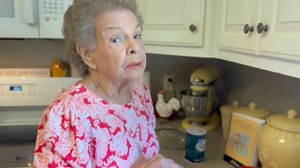 🥣Fall is in the air… soup is on the stove! Let’s make Vegetable Soup! This is a great basic recipe with great flavor! Add anything else you would like…. leftover beans, ham hock, carrots… clean out the frig! 😂 #memesrecipessc #memesrecipes #shineforJesus #vegetablesoup #vegetablesouprecipe #soupson | MeMe’s Recipes