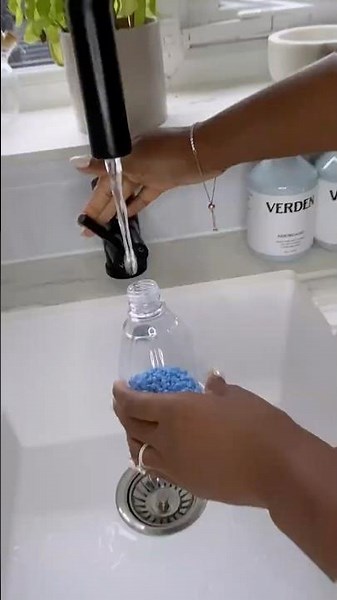 Homemade Lenor Fabric Spray 💙 #cleaning